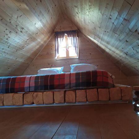 Vodenica Vrelo Chalets Vrelo Korenicko Ruang foto