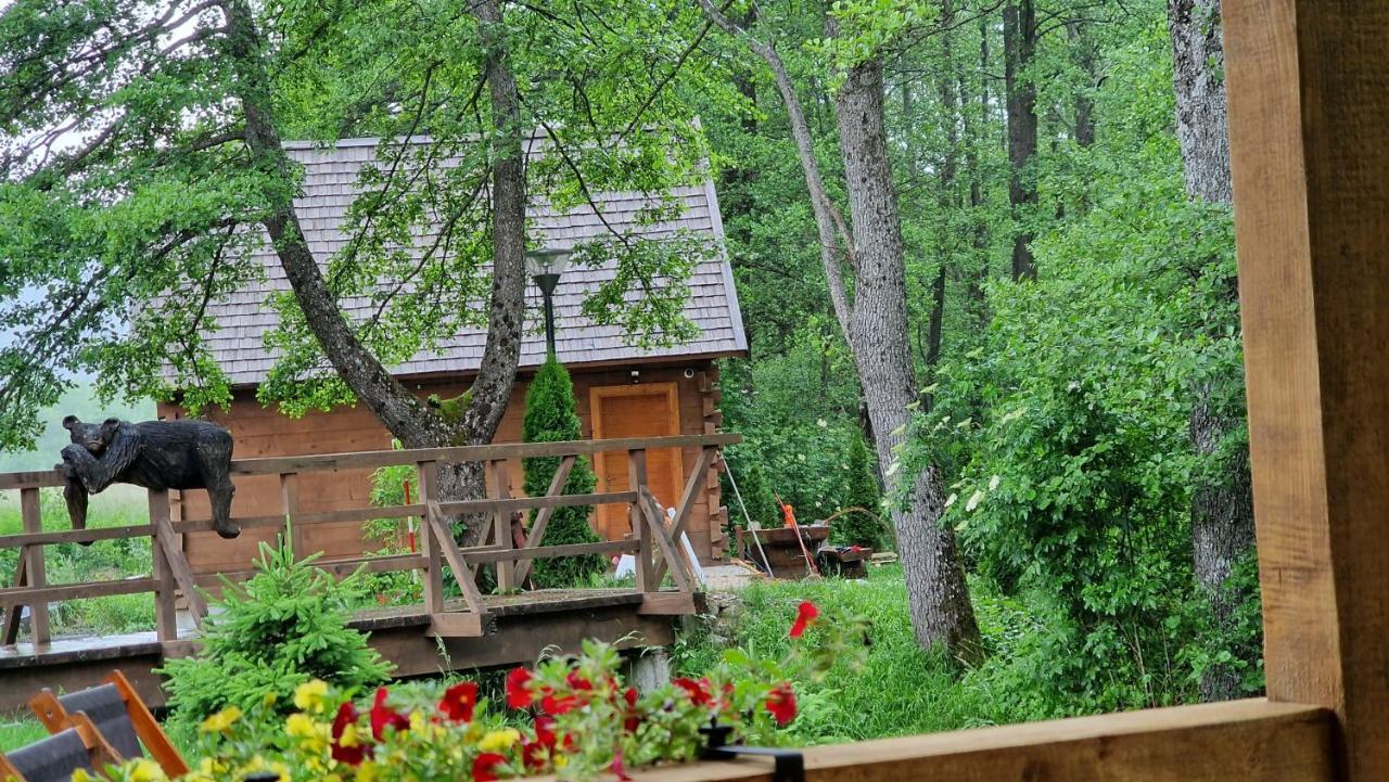 Vodenica Vrelo Chalets Vrelo Korenicko Bagian luar foto