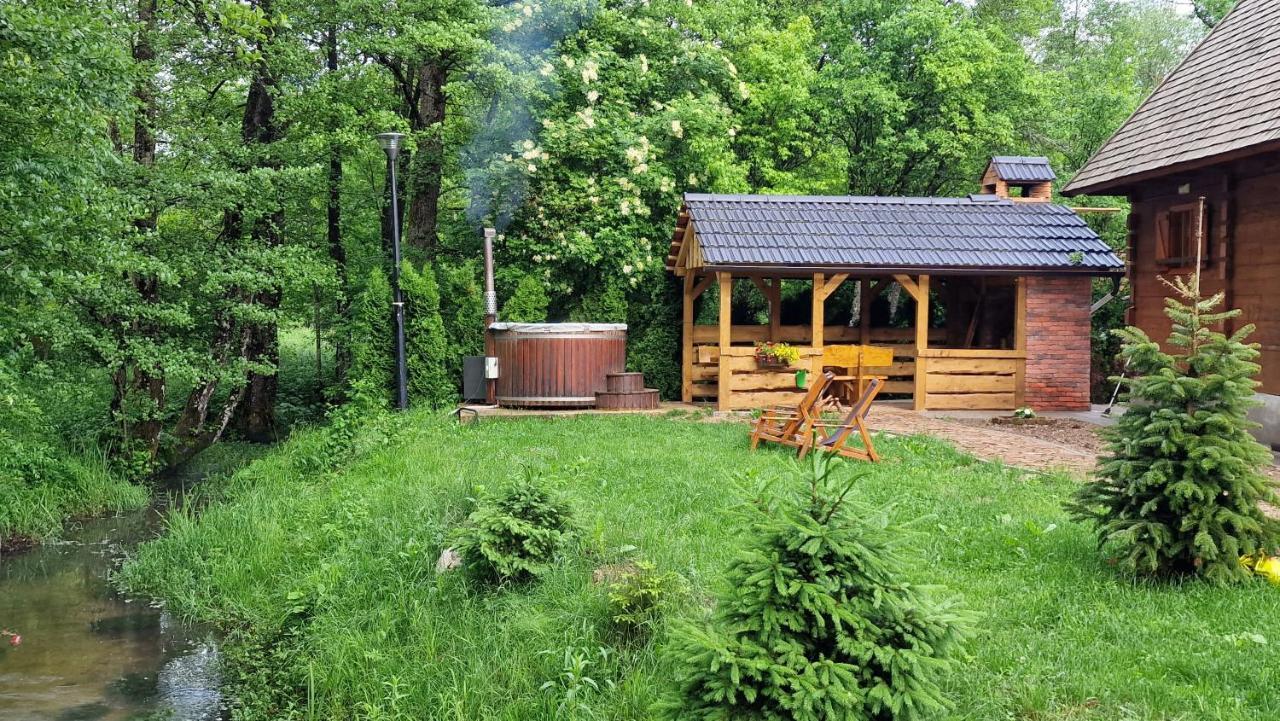 Vodenica Vrelo Chalets Vrelo Korenicko Ruang foto