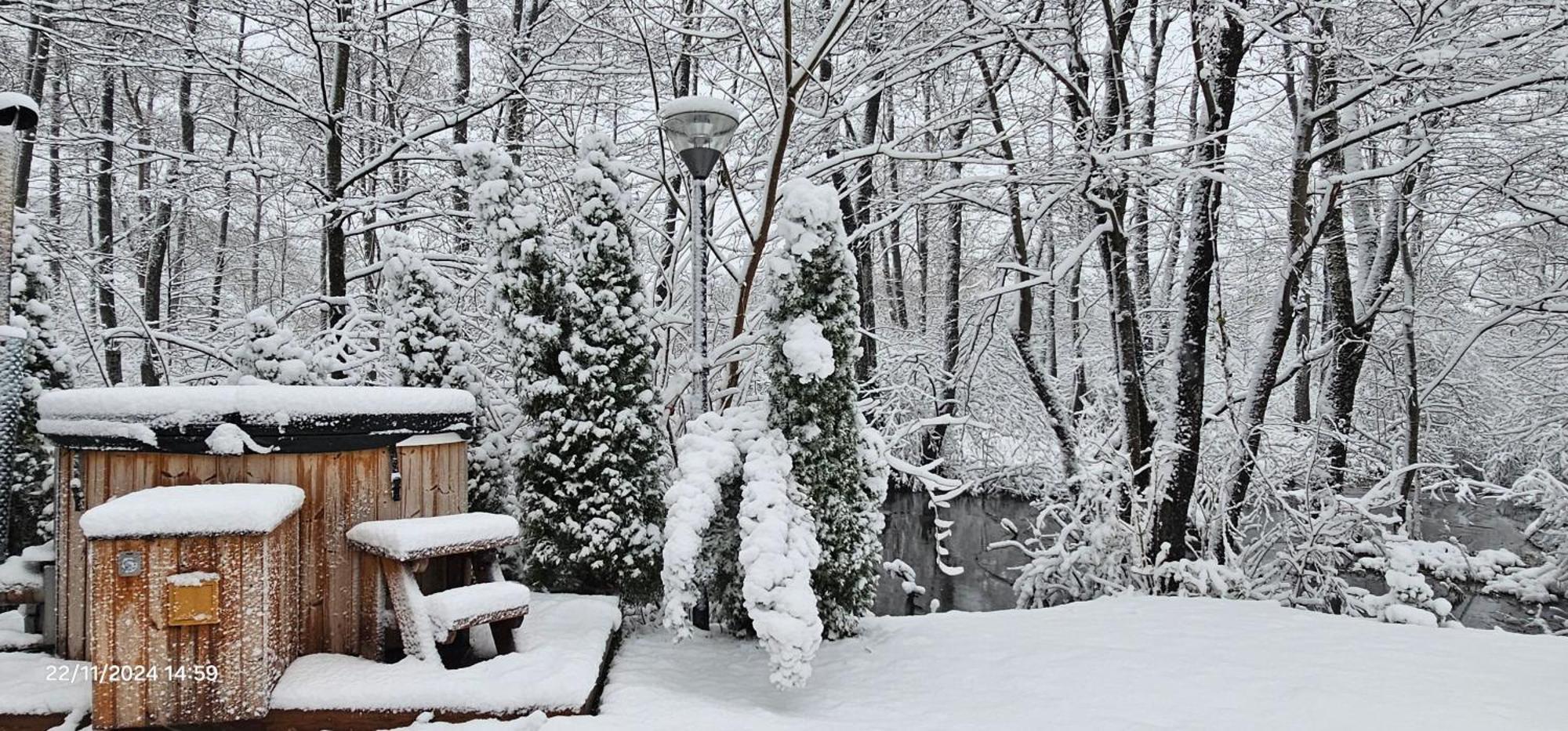 Vodenica Vrelo Chalets Vrelo Korenicko Bagian luar foto