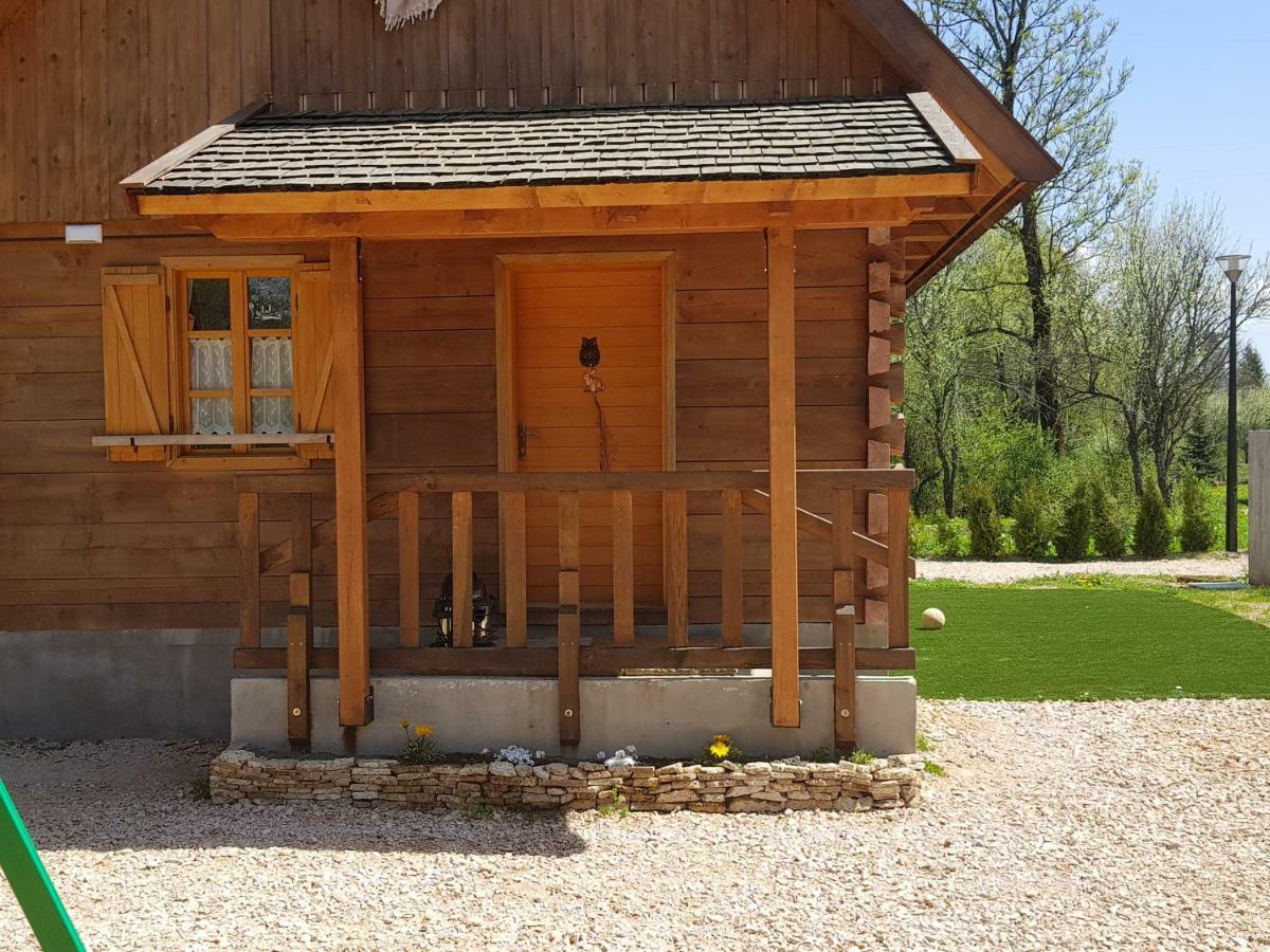 Vodenica Vrelo Chalets Vrelo Korenicko Bagian luar foto