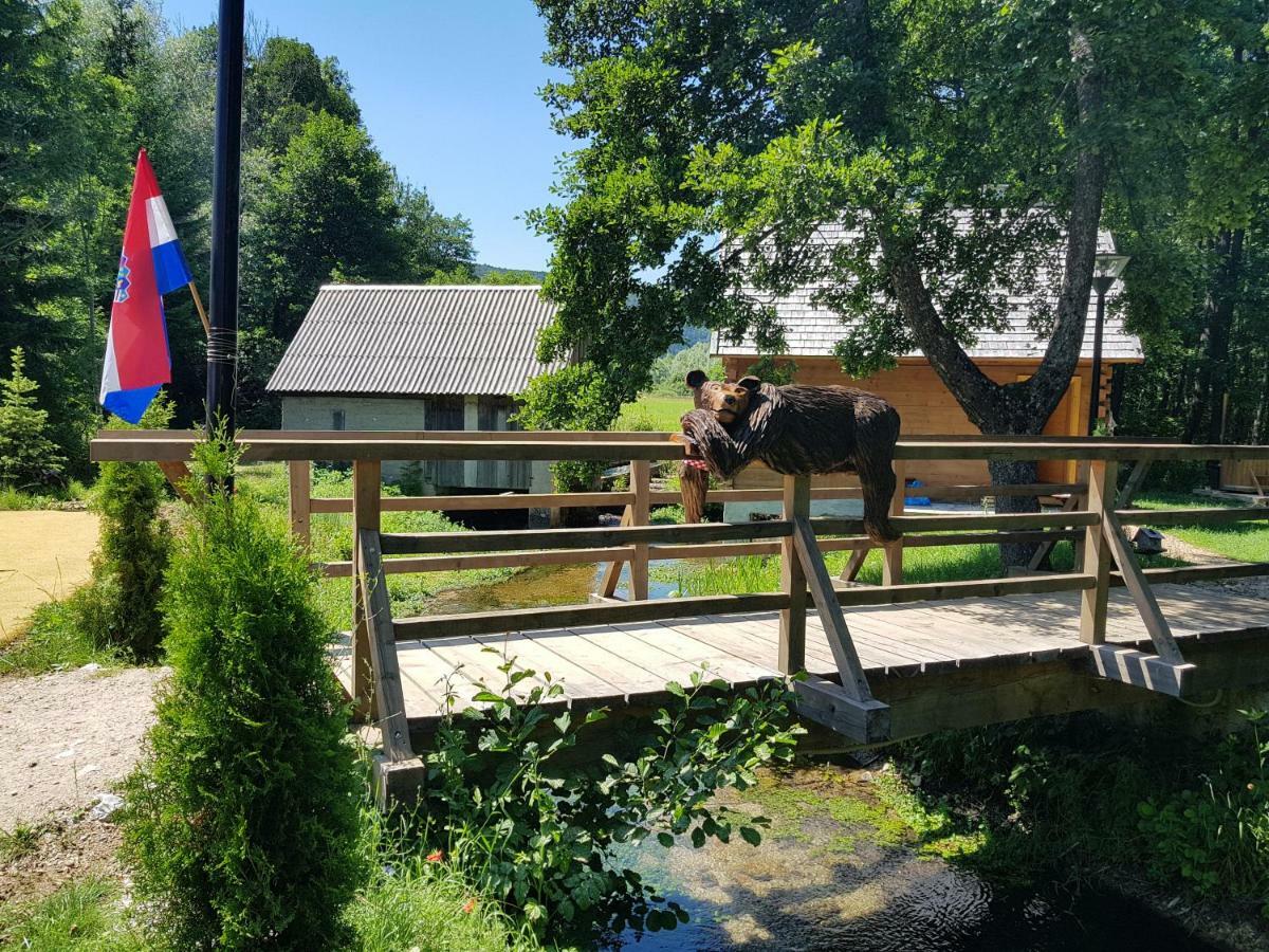 Vodenica Vrelo Chalets Vrelo Korenicko Bagian luar foto