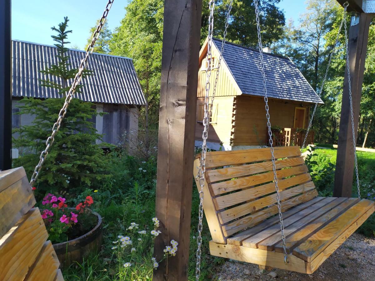 Vodenica Vrelo Chalets Vrelo Korenicko Bagian luar foto